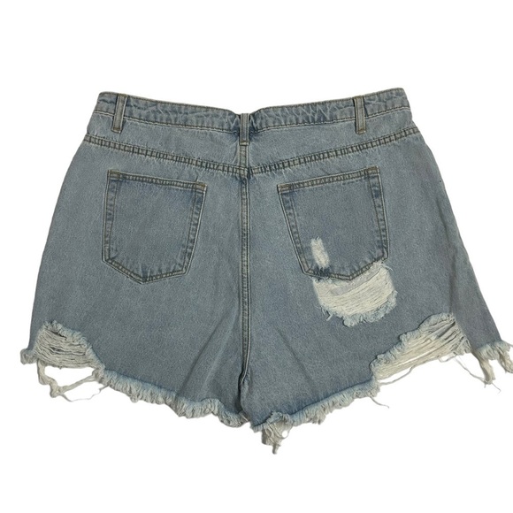 NWT Missguided High Rise Distressed Light Wash Denim Shorts - Picture 5 of 16